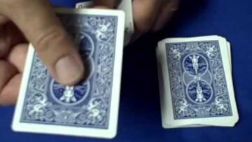 Color Changing Queens – Card Tricks Revealed