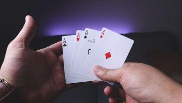 EASY 4 CARD MIRACLE! – Twisting The Aces-Dai Vernon