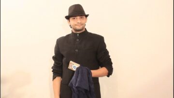 Hold Deck of Playing Cards by One Finger! | Magic Tutorial